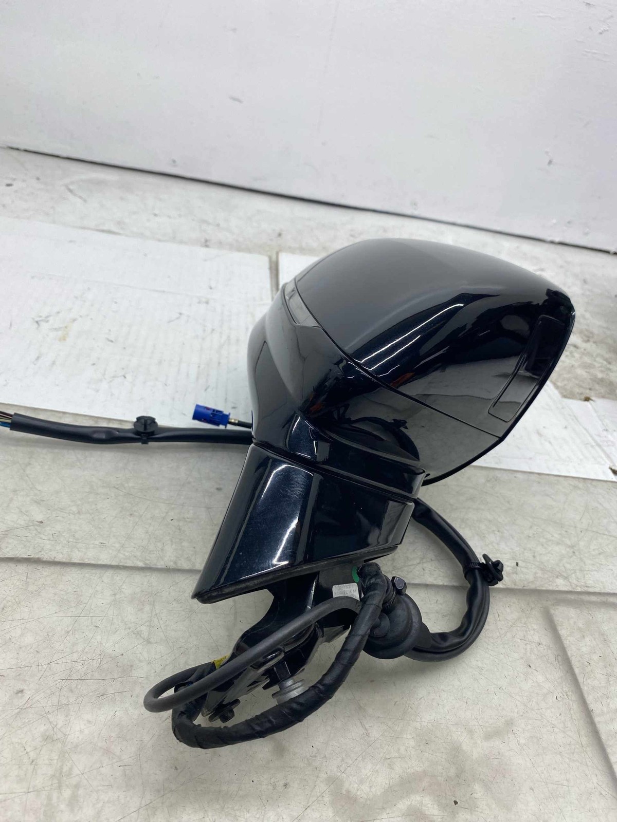 Bentley Bentayga 2015-2020 Front Right Side mirror
