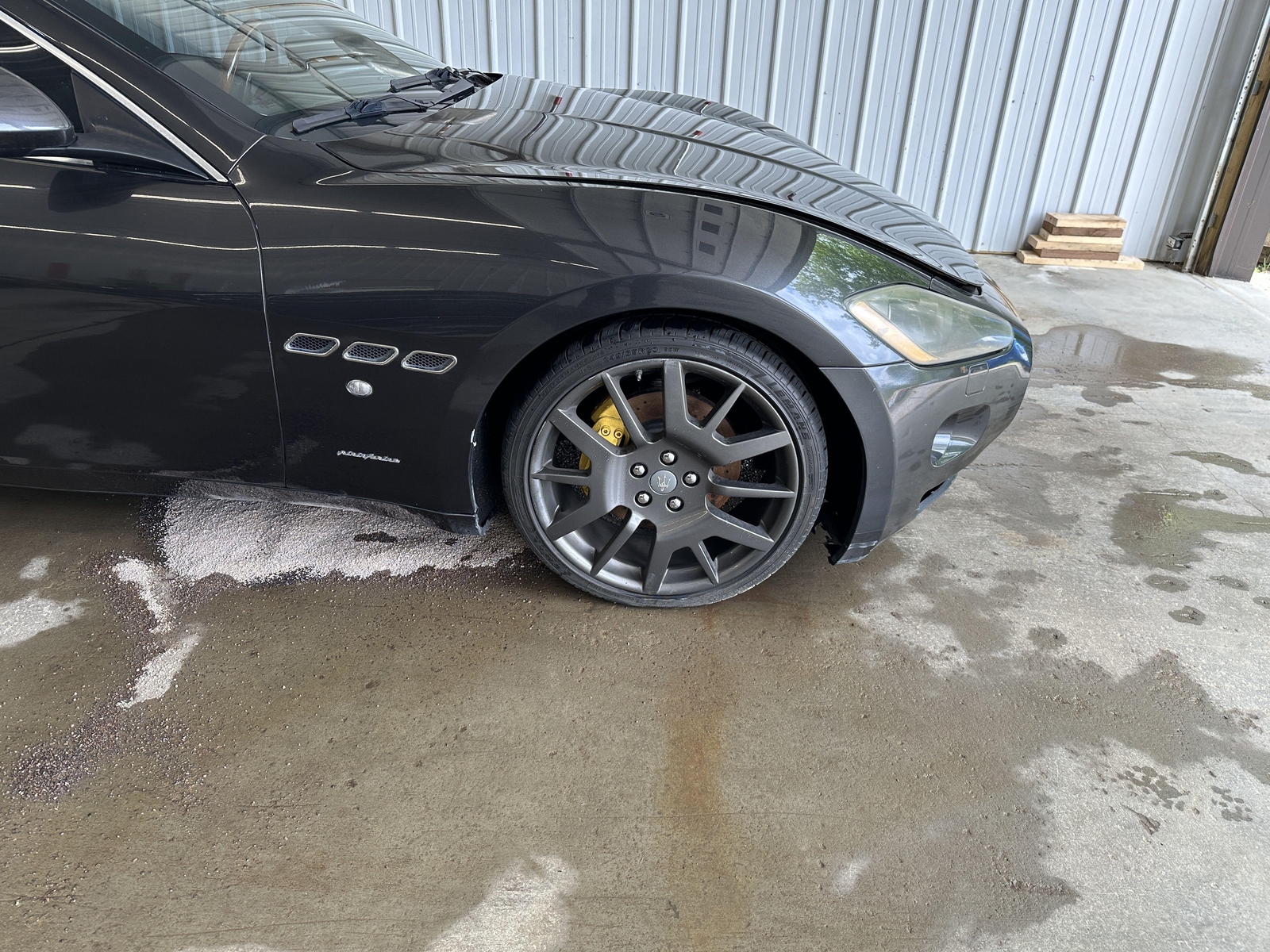 08-19 MASERATI GRANTURISMO PASSENGER RIGHT FRONT SIDE FENDER GRIGIO METALLIC 672