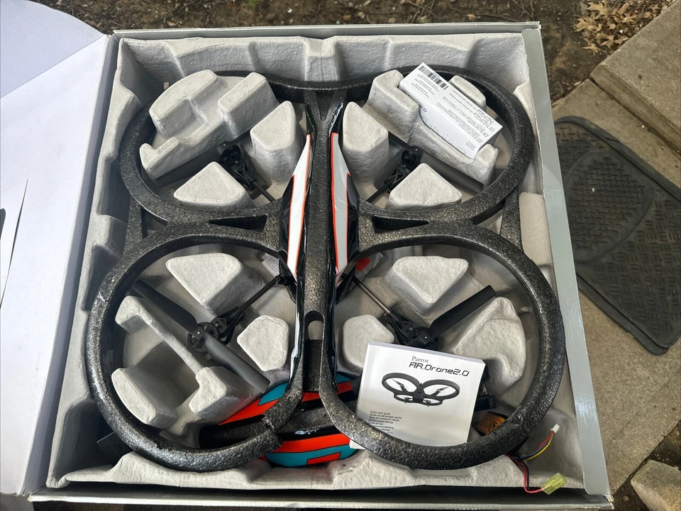 Parrot AR.Drone 2.0 Quadcopter - Battery, Indoor Cover, GPS, Untested - Image 2 of 4