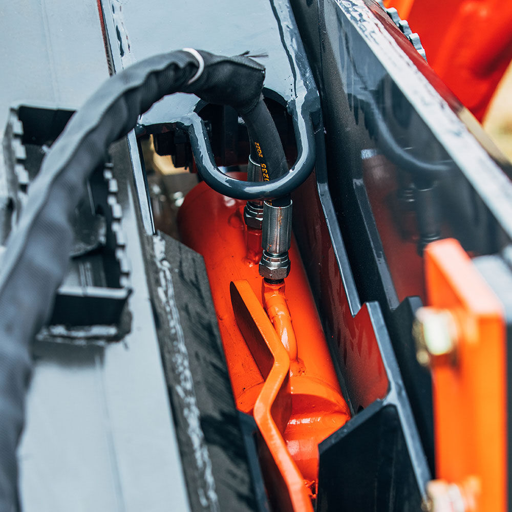 Titan Attachments Hydraulic Tilt Mount Plate for Skid Steers, 25 Degree