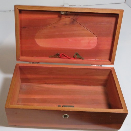 Lane Type Cedar Box Mini Hope Chest Trinket Jewelry Storage Box w/Keys nonlockin - Picture 12 of 18