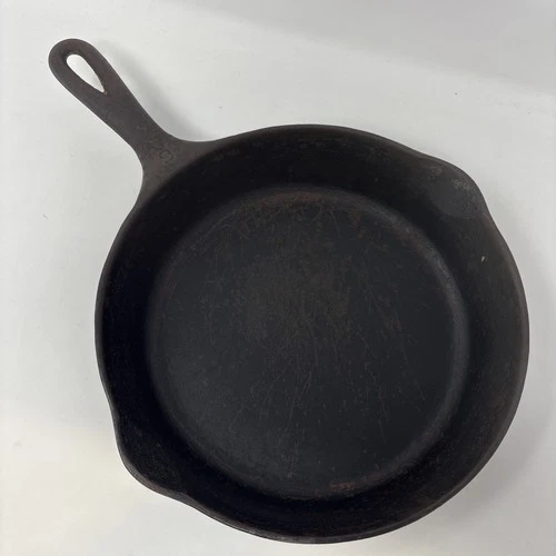 Vintage Wagner Ware Cast Iron Skillet 9 inch Sidney O 1056 Double Spout Pan