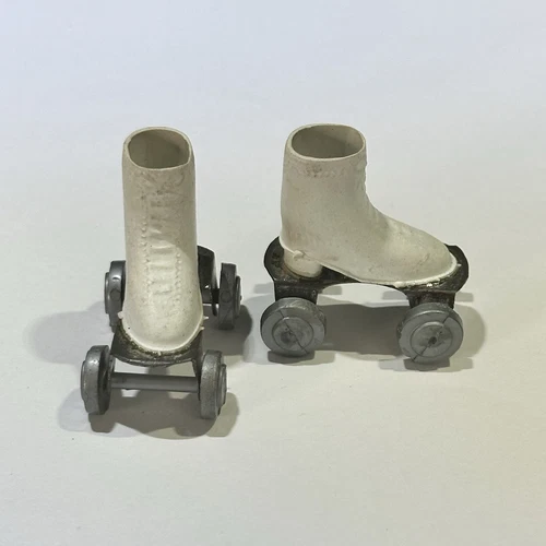 VINTAGE 1970s Barbie CLONE DOLL WHITE ROLLER Skates METAL BASE/WHITE BOOT