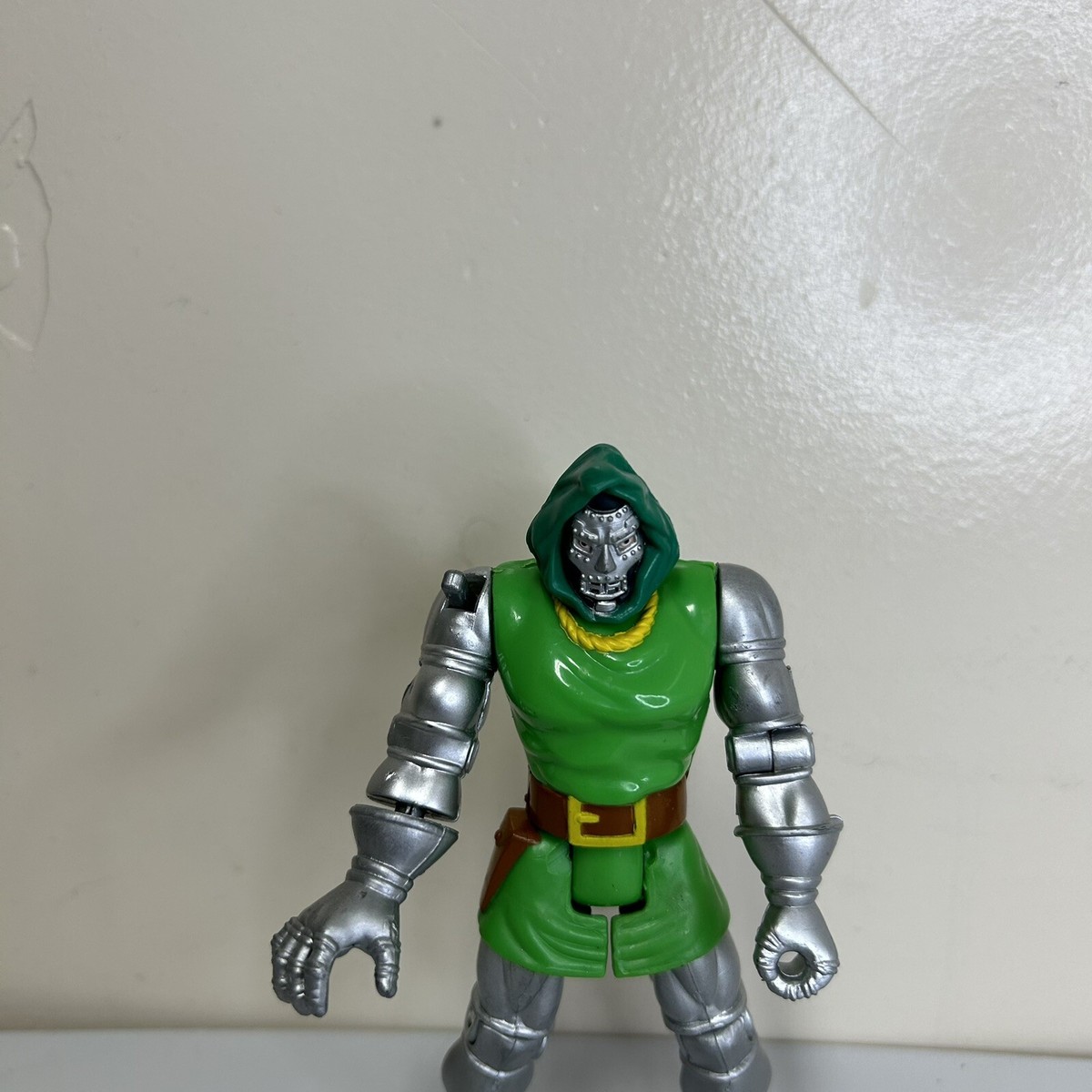 1994 Toy Biz Marvel Fantastic Four Dr. Doom Action Figure arm