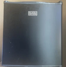 SEE NOTES BLACK+DECKER BCRK17B Refrigerator Energy Star Single Door w Freezer