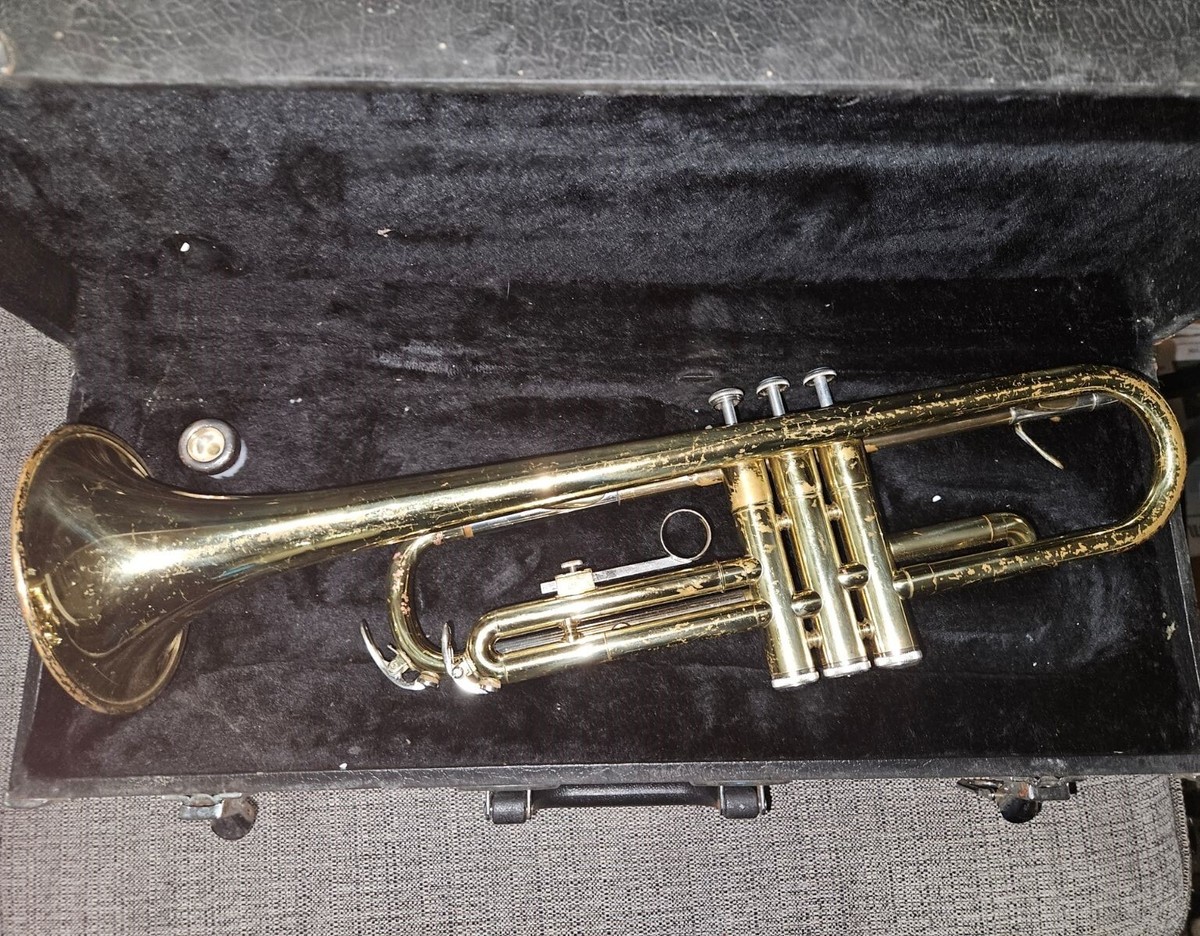 Yamaha YTR-2320 Trumpet. Japan. Good with wear. With case/MP. | eBay