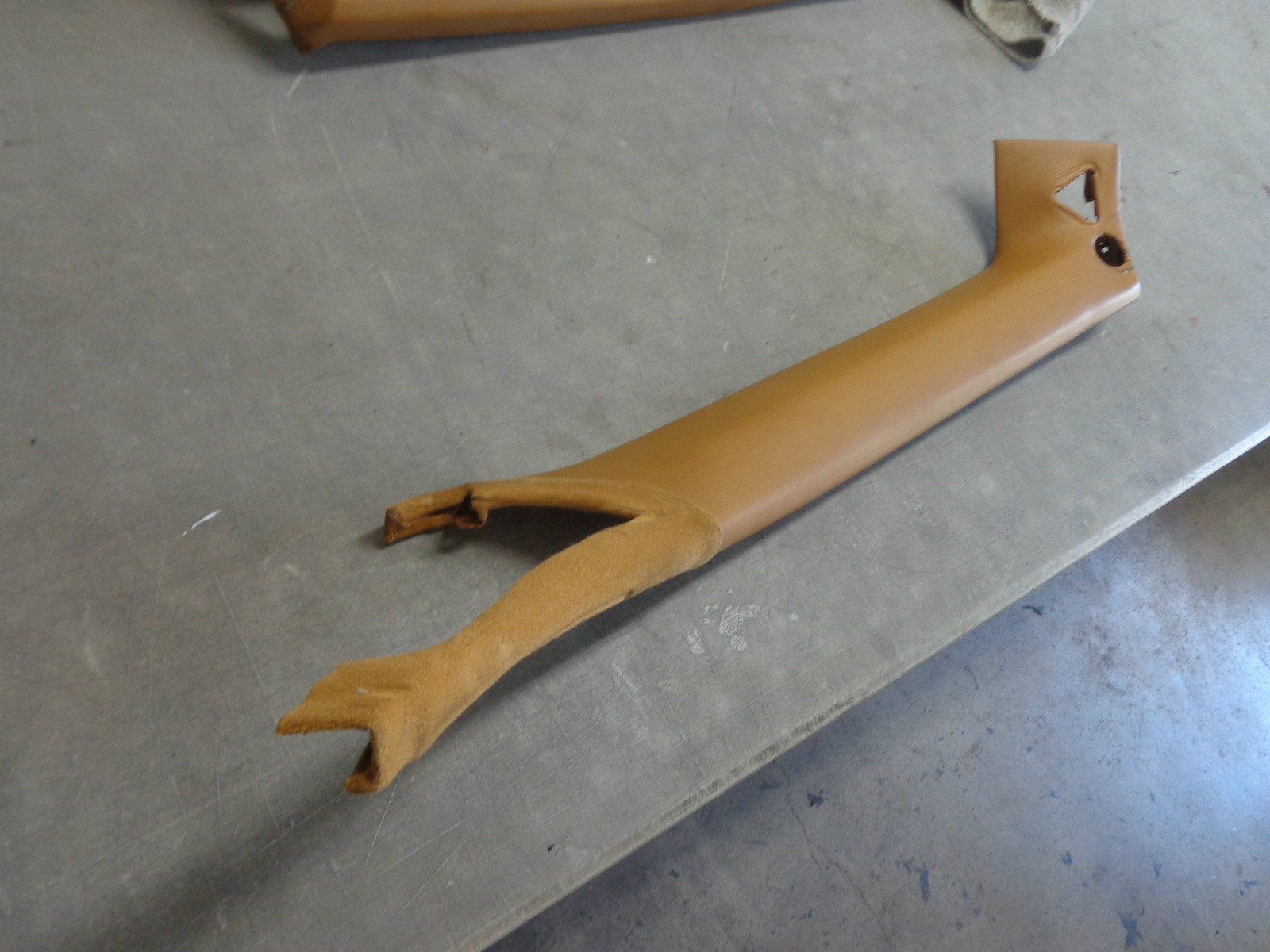 Passenger Front Windshield Pillar Trim 89 90 91 Chrysler Maserati TC Red 