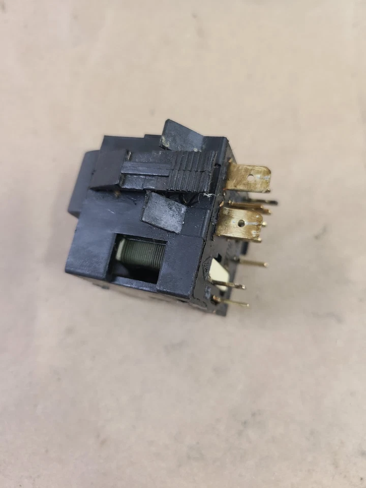 Interruptor de luz antiniebla original Porsche 944 Foto 3 de 4