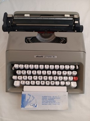 1970s Olivetti LETTERA 35l Typewriter NOM-354-I with bag Tested And Working 