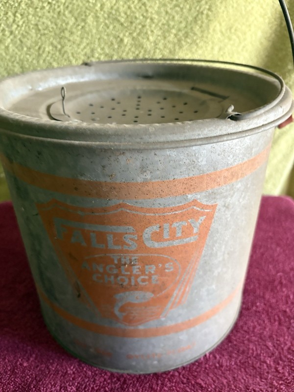Vintage Falls City Anglers Choice Oval Galvanized Metal Minnow Bucket #7010