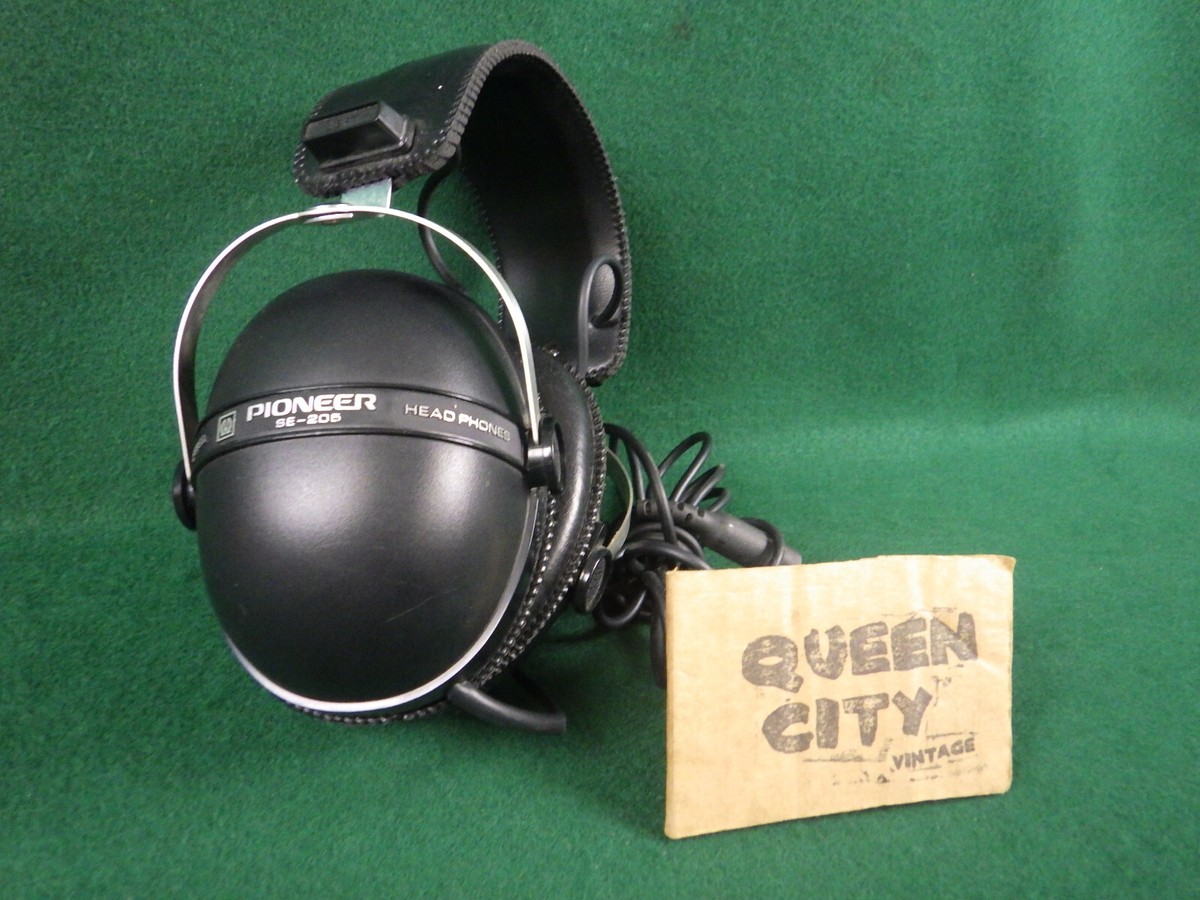 Vintage Pioneer SE-205 headphones retro audio Black headset