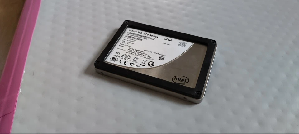 Intel SSD 320 Series SSDSA2CW080G3 2.5″ SATA II 80 GB Solid State Drive – Tested - Image 2 of 4