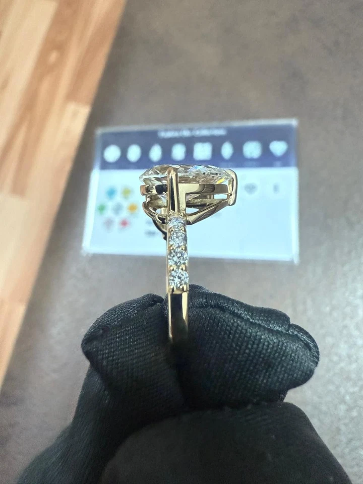 4.40 CTW Toi Moi Pear Heart Lab Grown Diamond Engagement Ring 14 KT Gold - Image 4 of 4