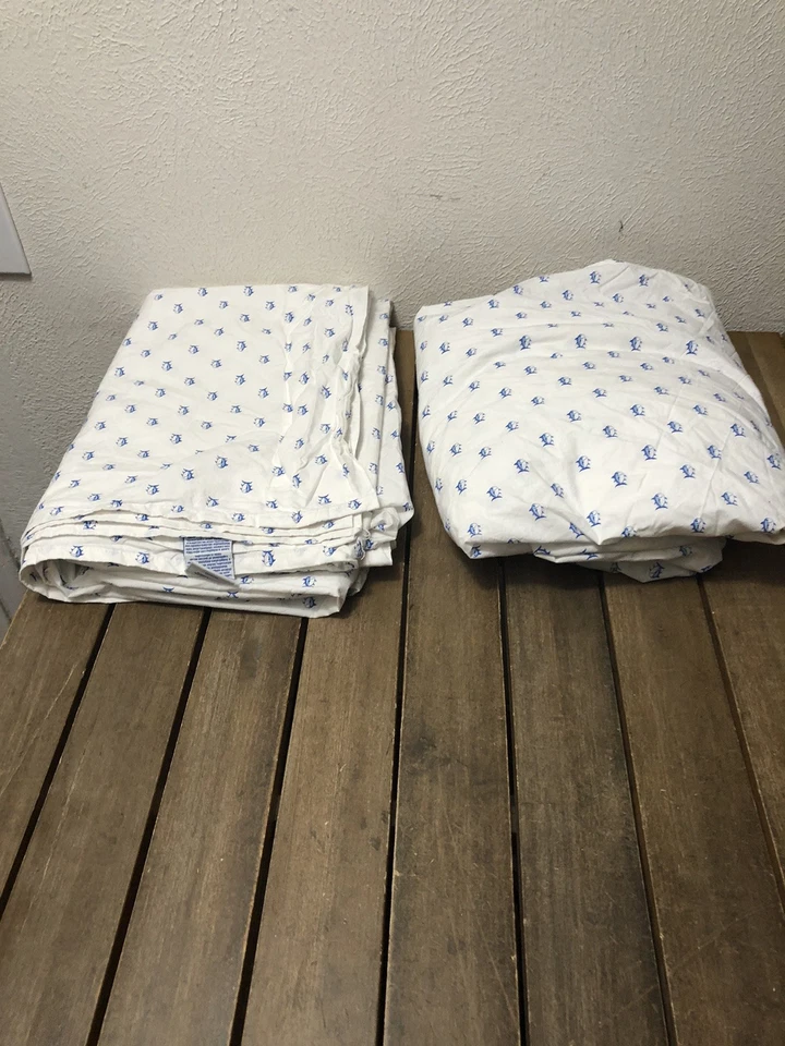 Sábanas planas y ajustadas Southern Tide con logotipo estampado doble blanco azul algodón Foto 2 de 4