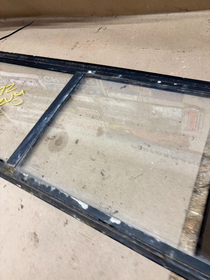 1969 1972 1971 C10 C20 K10 Chevrolet TRUCK GMC REAR SLIDER SLIDING WINDOW GLASS - Image 3 of 4