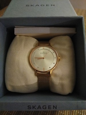 Skagen gold-tone mesh bracelet watch with mother of pearl  display picture 1