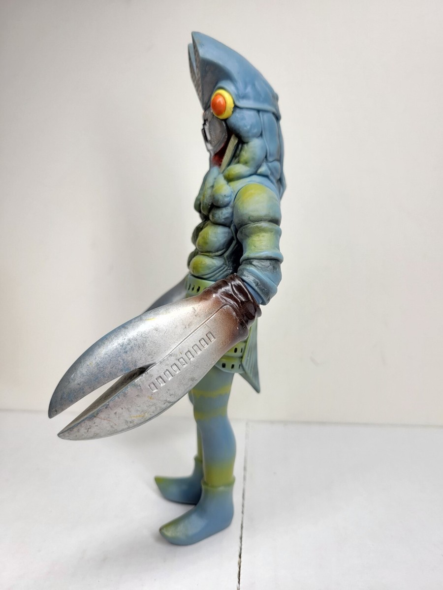 Alien Baltan 2004 Ultraman Ultra Monster Series Figure