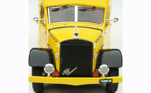 1:43 EXOTO 1936 Alfa Romeo 500 Transporter - S. A. Scuderia Ferrari - EXO00001 - Imagen 2 de 4