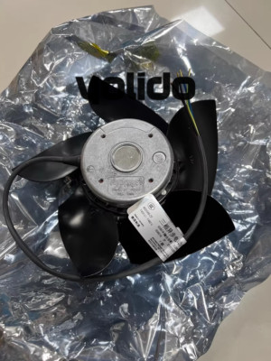 1QTY New M2D068-CF 400V FAN Free shipping DHL Express delivery  US Free tax