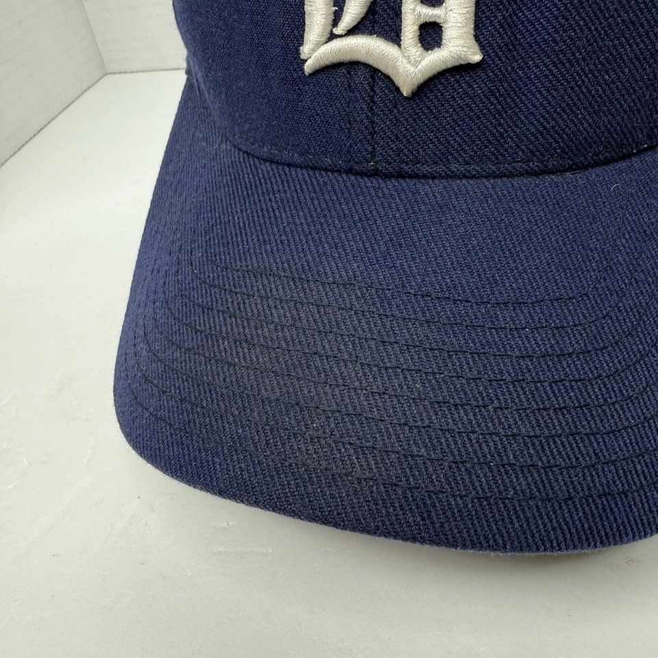 Boston Braves Vintage Aguja Americana Talla 6 7/8 Sombrero Ajustado Azul 1940 Logo RARO Foto 3 de 4
