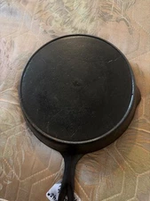 chicago hardware foundry no 8 cast iron skillet ready to go vgc