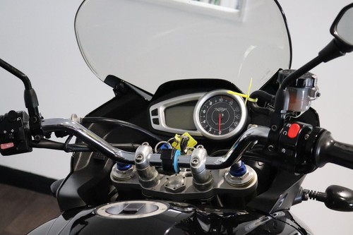Triumph Tiger 1050 - 2010 - FULL LUGGAE - SPORTS EXHAUST - FULL HISTORY - Picture 16 of 23