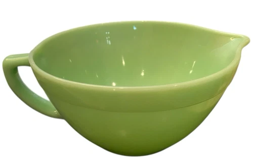 Fire King Jadeite 1 Quart Mixing Batter Bowl With Spout And Handle Oven Ware