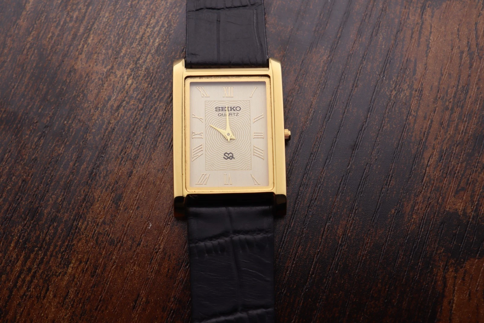 vintage Seiko Slim Tank Quartz Men White Dial Black leather Dress Watch