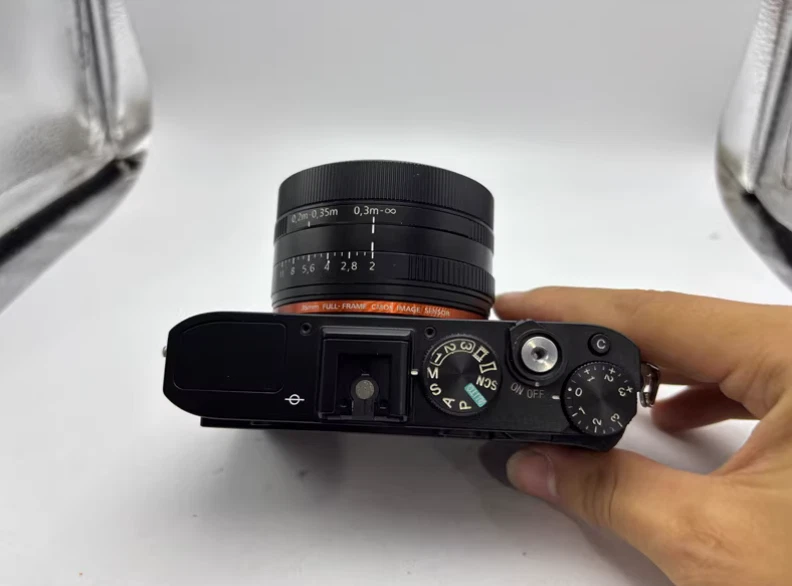 SONY Cyber-shot DSC-RX1R Compact Digital Camera SD Card - English - Image 3 of 4