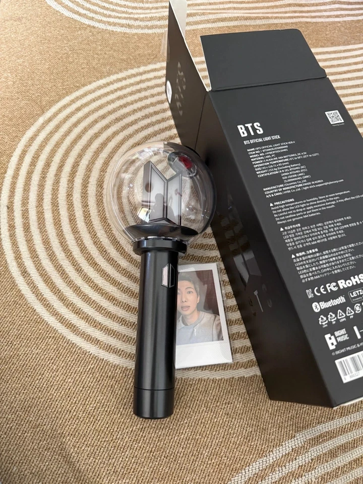 2026 Nuovo BTS Light Stick ufficiale ARMY Bomb Ver.4 per concerti K-Pop con - Immagine 1 di 4
