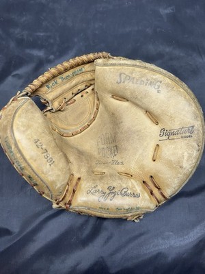 Spalding Catchers Mitt Larry Yogi Berra 42-7891 Left Catch RHT - NEEDS RELACE