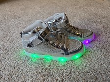 NiB IGxx Unisex - Luces LED Brillo Plateado Zapatillas altas Mujeres 9 Niños 7.5