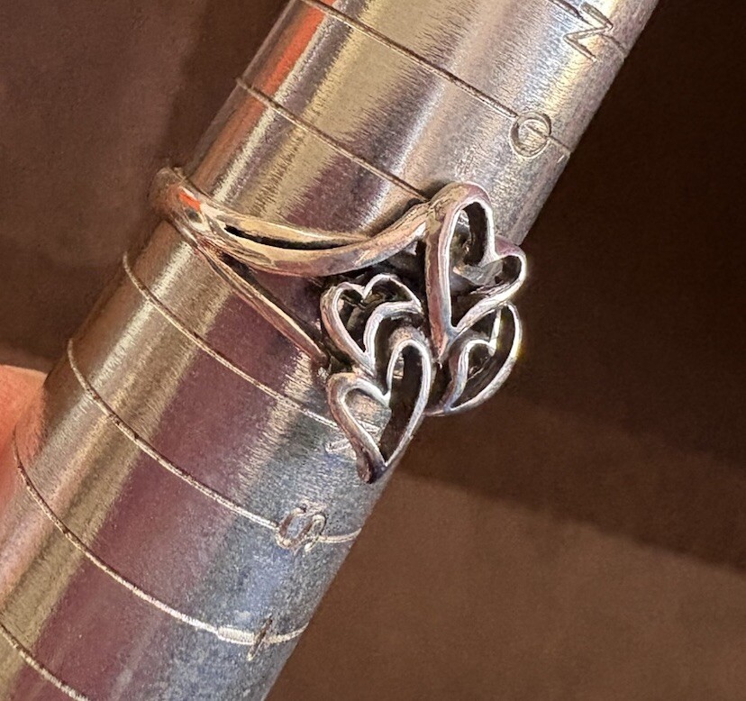 STUNNING-SOLID SILVER BAND RING WITH 4 HEARTS SIZ… - image 5