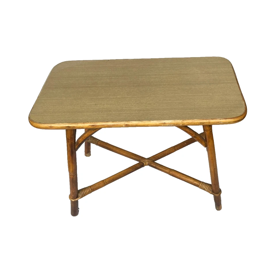 Mesa de centro vintage de madera de ratán de bambú de mediados de siglo - ¡Rara!! Foto 2 de 2