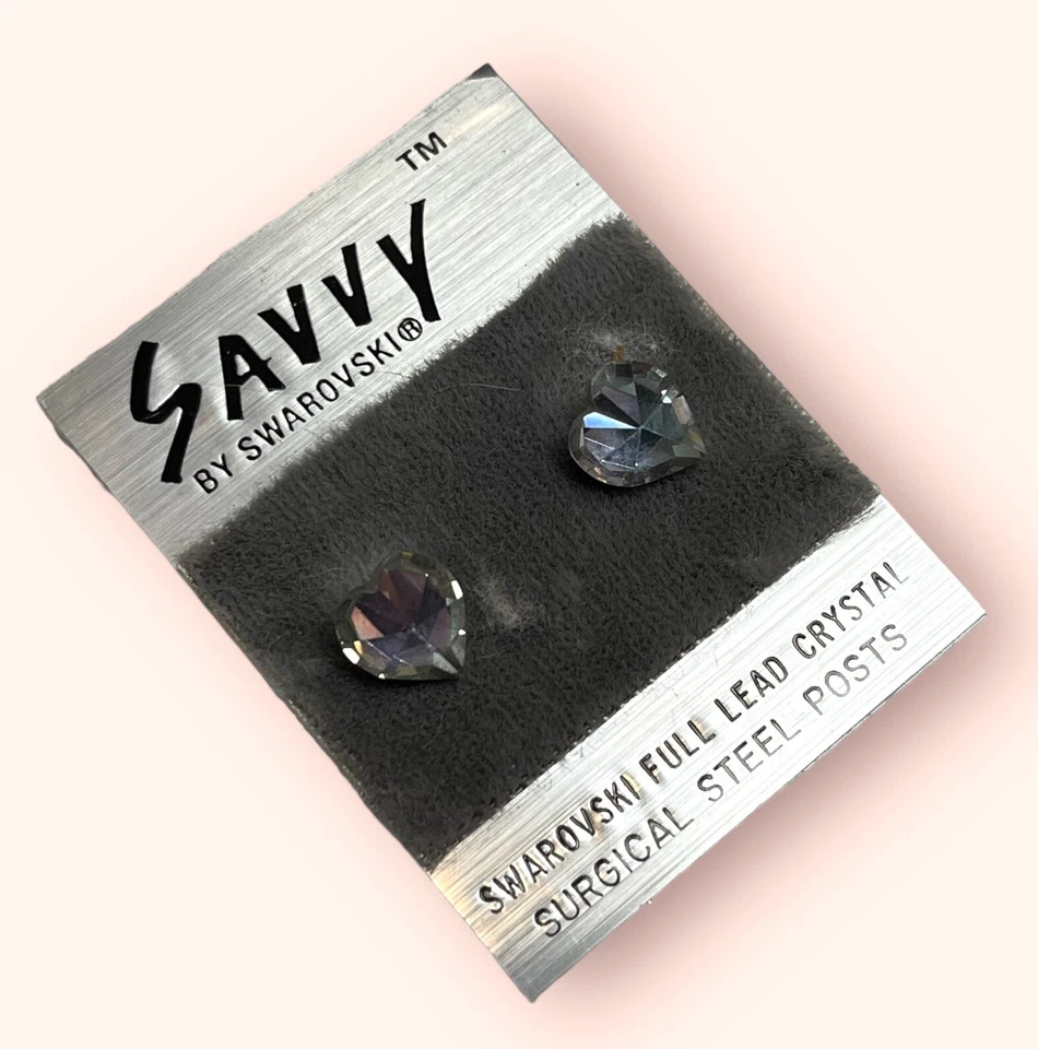 Nuevo con etiquetas Nuevos Pendientes Vintage Savvy by Swarovski Cristal Facetado Corazón Poste Foto 3 de 4