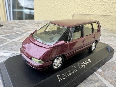 Solido Renault Espace 2. Generation rot Metallic in 1:43 mit Kunststoffvitrine