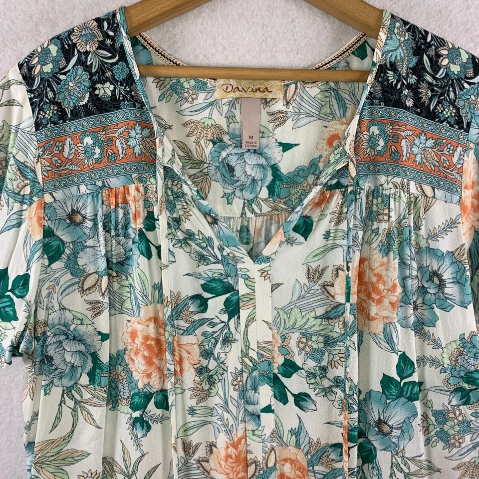 Davina 女式波西米亚花卉上衣,尺寸 M Tassle Peplum Ruffle Flowy 办公室 — 第 3/4 张图片