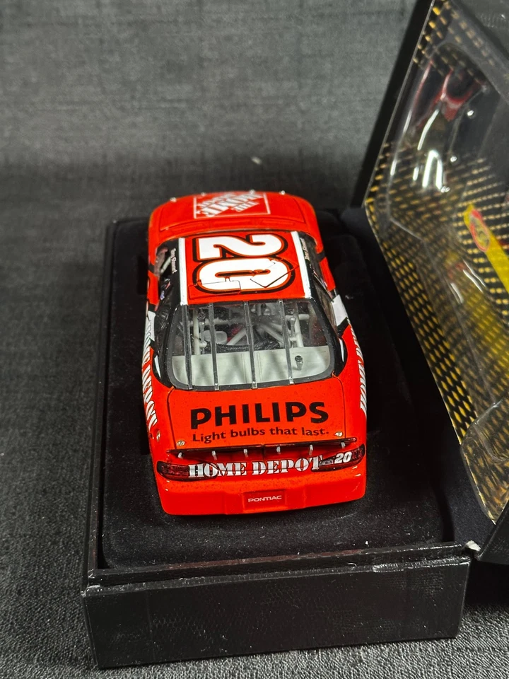 1/24 Action Elite #20 Tony Stewart 2002 NASCAR Home Depot Pontiac Grand Prix Foto 4 de 4