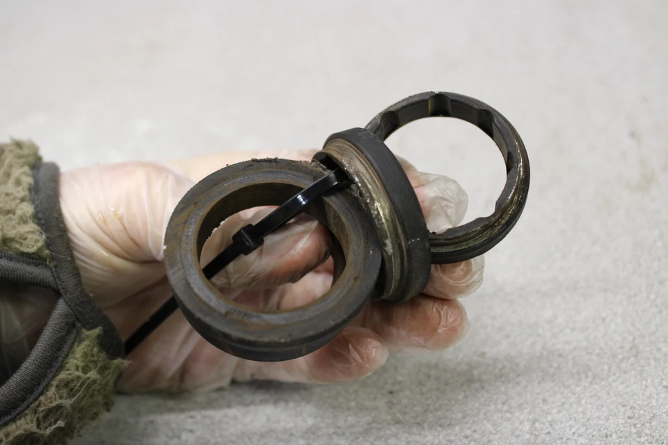 1972 年本田 CB450 超级运动头灯橡胶座 A13-6286.PQ — 第 3/3 张图片