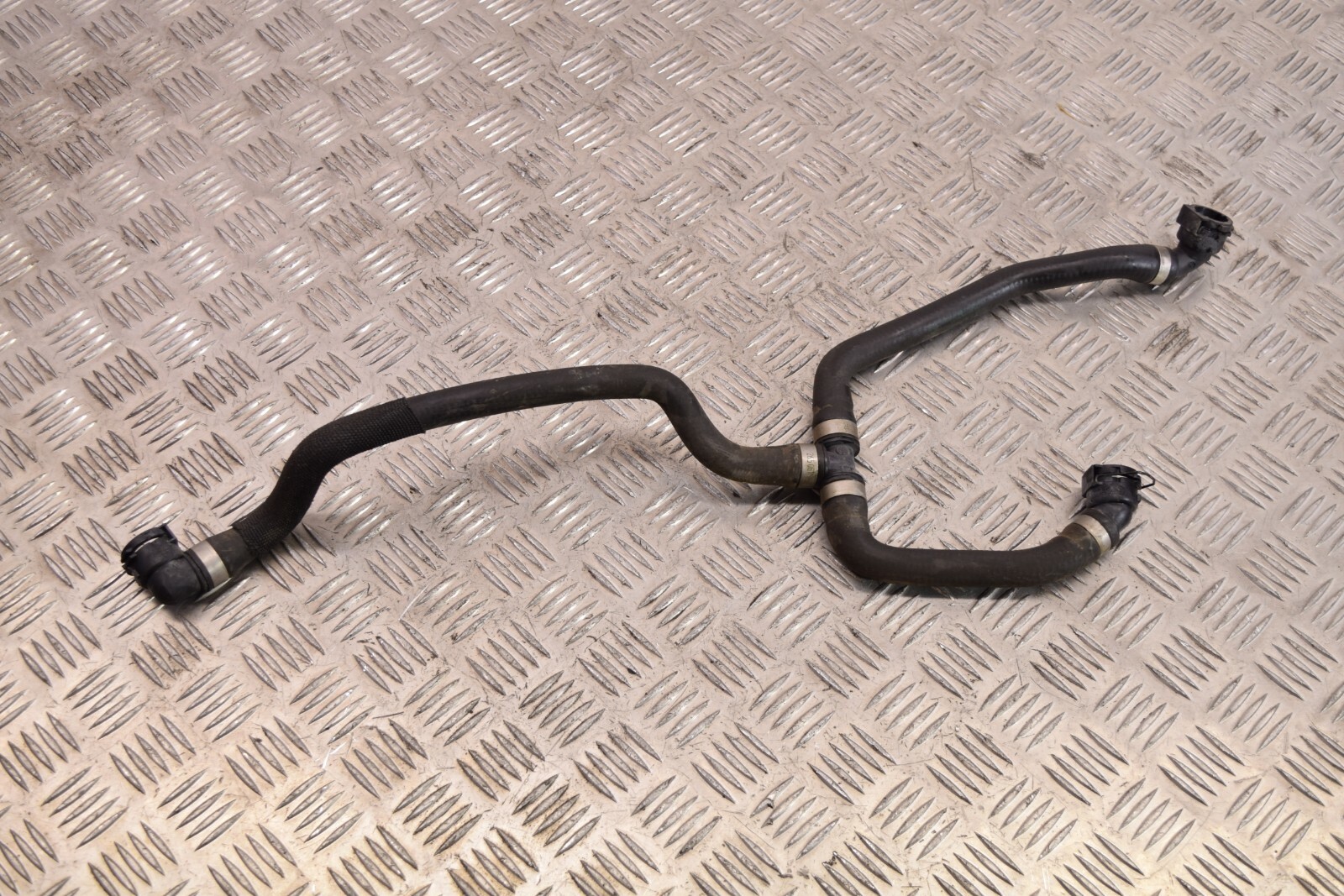 BMW 5 G30 Expansion Tank Hose 2.0 Hybrid 8602602 | eBay