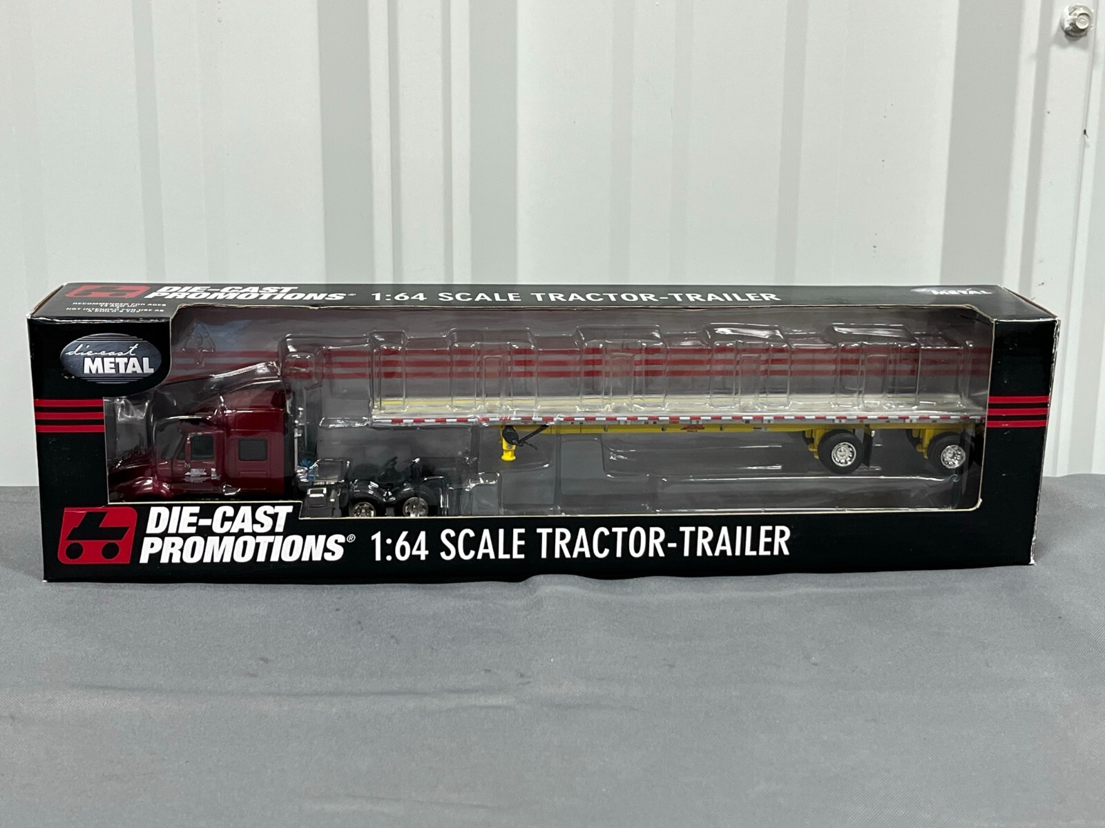 HUNT Transport Omaha, NE International PROSTAR Yellow Flatbed 164 DCP