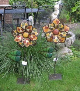 große Metall Blume Blüte auf Ständer Gilde Garten Deko ...