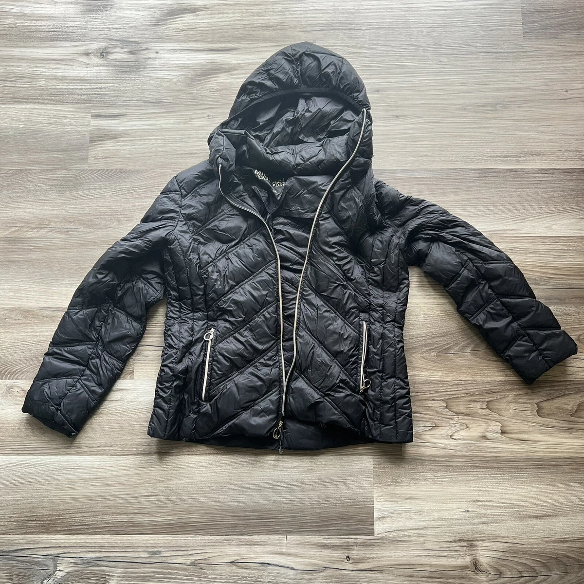 Short black shop down jacket
