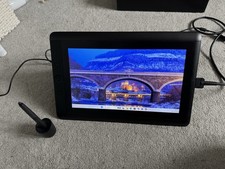 Wacom Cintiq 13HD DTK-1300 Creative Pen Display complete boxed working
