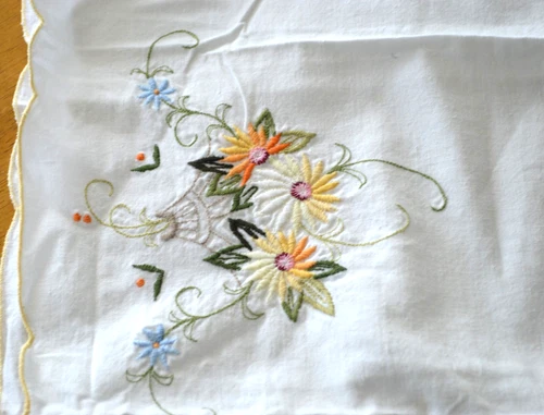 VINTAGE EMBROIDERED PILLOWCASES STANDARD FLORAL YELLOW WHITE ORANGE CURVED EDGES