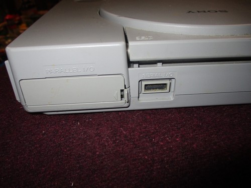 Sony Playstation 1 PS1 SCPH-7001. Powers up to start page on TV. No further test - Picture 11 of 14