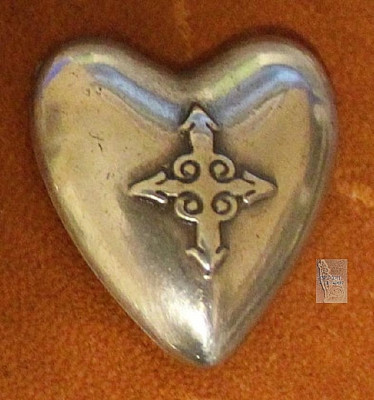 CRAFTOOL - TANDY LEATHER  - HEART  (Card Suite)  CONCHO - 7923-02