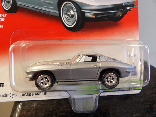 1965 CHEVY CORVETTE COUPE 2001 JOHNNY LIGHTNING VICIOUS VETTES 1:64