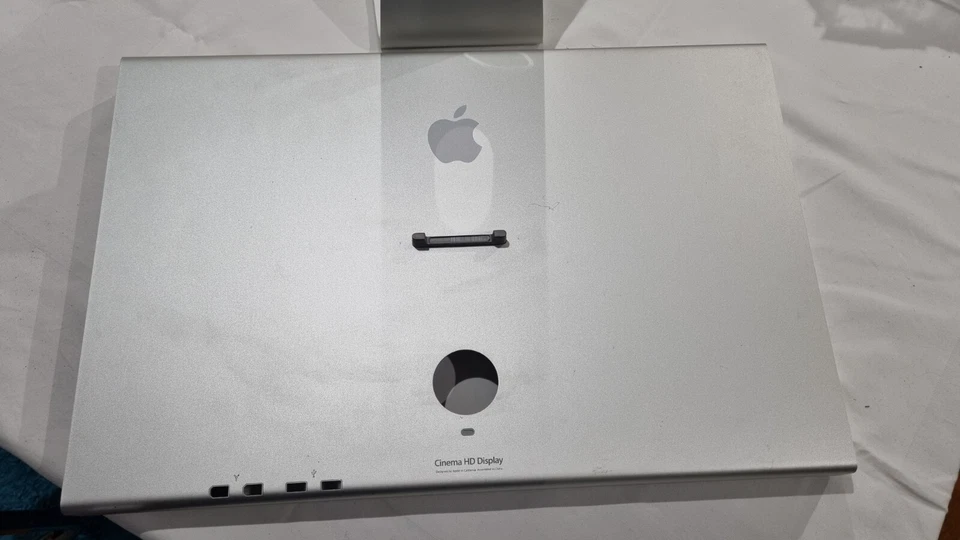 Apple Cinema HD Display Monitor A1082 / 23 Zoll / silber, nur Gehäuse und Fuss - Bild 1 von 4