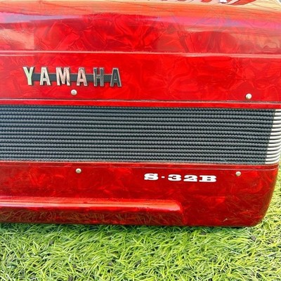 USED YAMAHA Accordion S-32B Keyboard Musical Instruments Red Japan